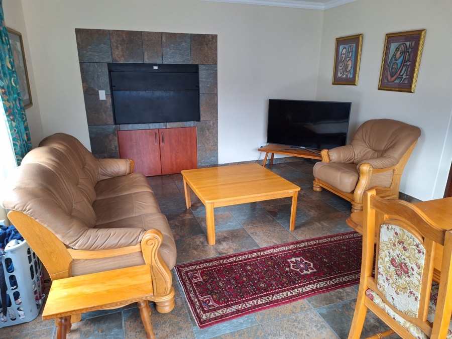 6 Bedroom Property for Sale in Bayview Western Cape